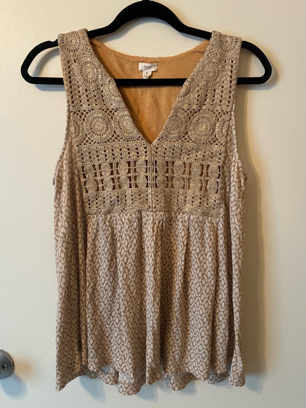 Tiny by Anthropologie Metallic Gold Crochet Lace Babydoll Tank Boho Festival S